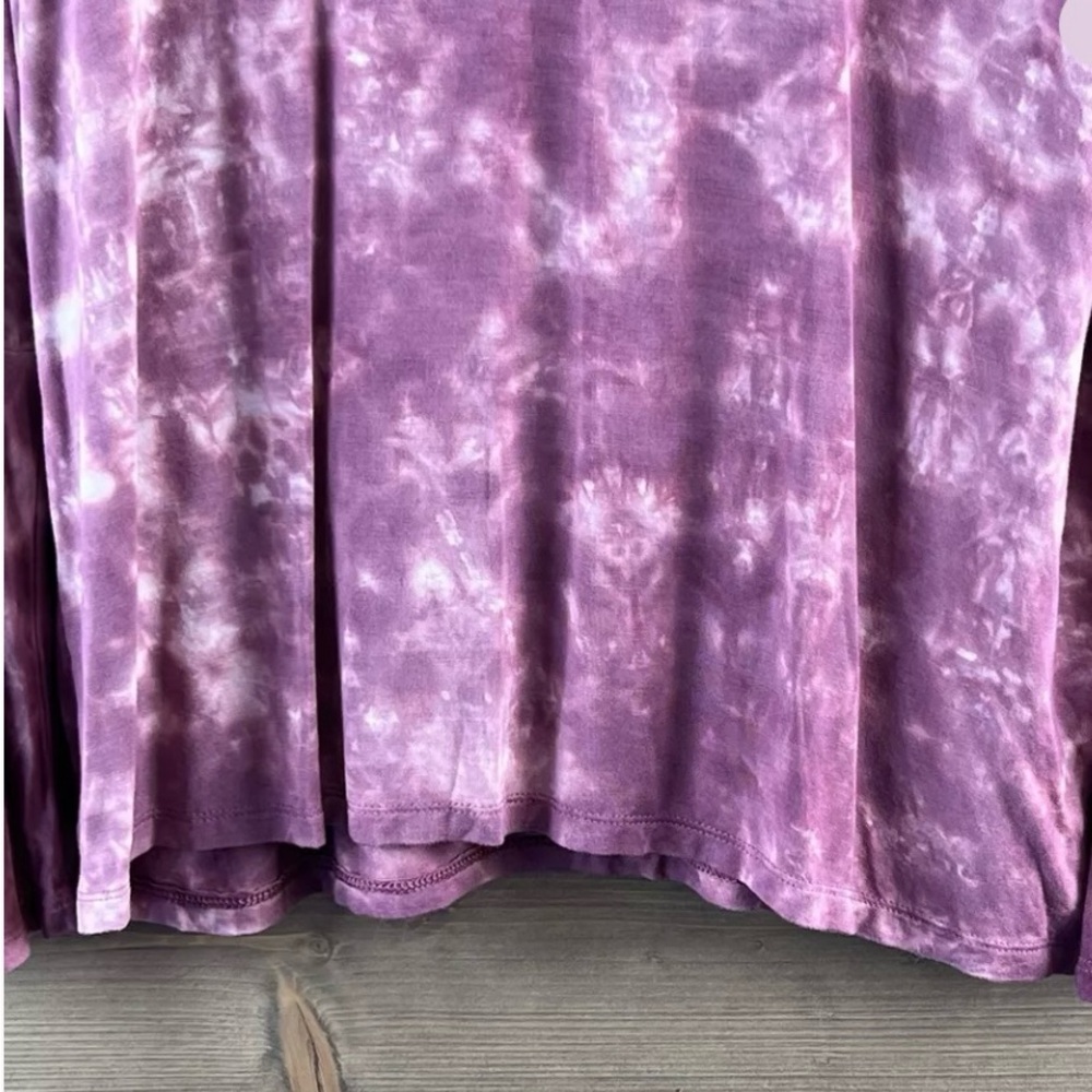 American Eagle Womens Shirt
Soft & Sexy T Tie Dye Pink
Size Medium - Picture 4 of 7
